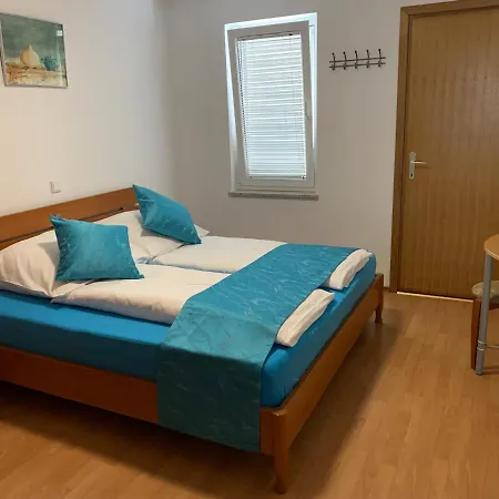 Auer Apartment
